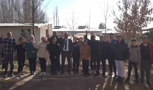 Iğdır'da öğrenciler tarımı uygulamalı olarak öğreniyor