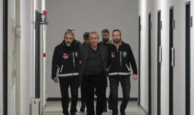 Kızına bıçakla saldıran damadı ve damadının kardeşini vurdu; ev hapsi verildi