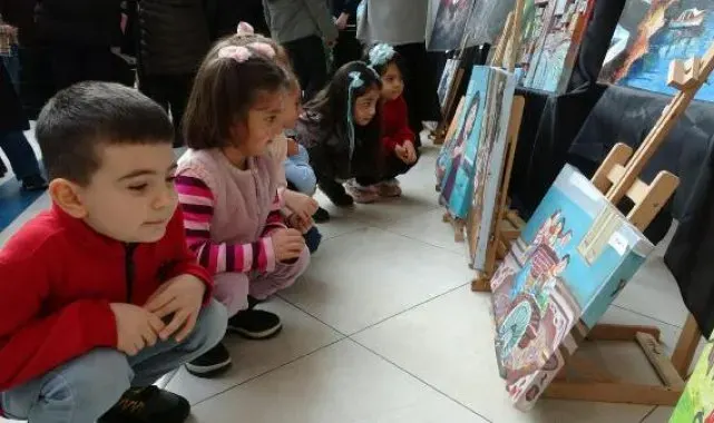 Öğrencilerin tabloları, Filistinlilere destek için satışta