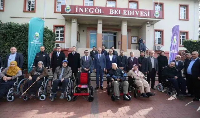 11 engelli vatandaşa akülü araçları teslim edildi
