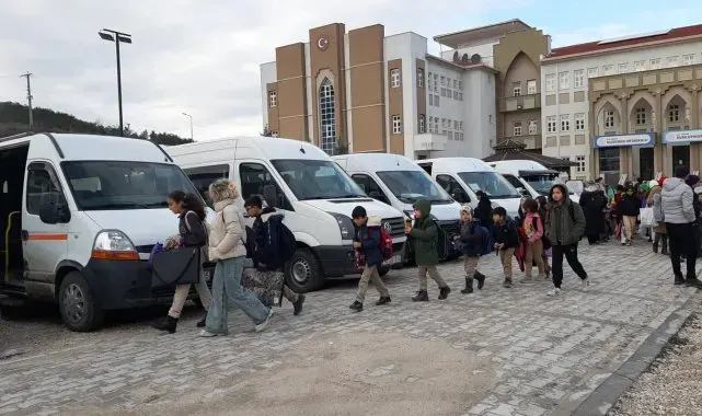 530 öğrencinin taşımalı gittiği okullara polislerden sıkı denetim