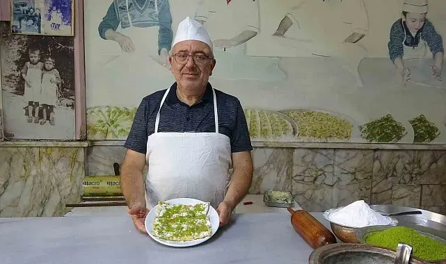 5 yaşında başladı, 63 yıldır katmer açıyor