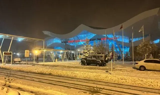 Sivas'ta kar yağışı etkili oldu