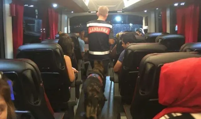 Uyuşturucu ile otobüs yolculuğuna jandarma "dur" dedi