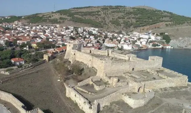 Bozcaada Kalesi'ndeki kazılar, Geç Tunç Çağı'nda yerleşim bulgusunu ortaya çıkardı