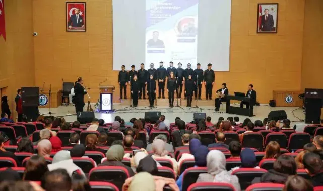 Öğretmenler Günü etkinliği sanat ve ilmi bir araya getirdi