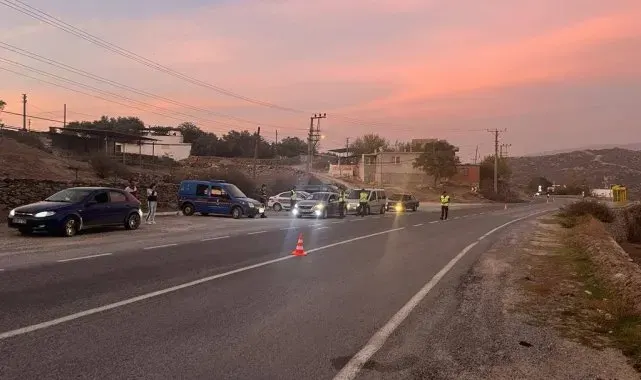 Kurallara uymayan 3 araç trafikten men edildi