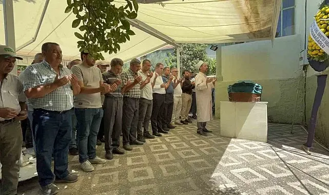 Kıbrıs Gazisi Ahmet Bacınak İzmir'de son yolculuğuna uğurlandı