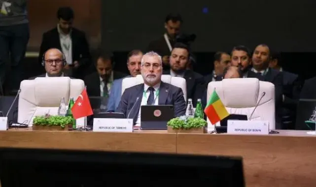 Bakan Işıkhan, İİT Çalışma Merkezi'nin Genel Kurul Açılış Toplantısı'na katıldı