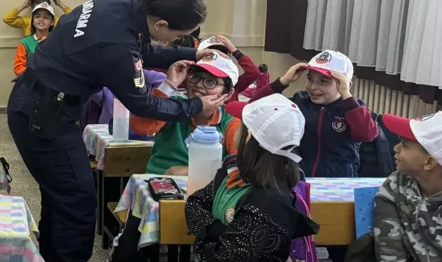 Jandarma çocuk hakları gününde çocukları yalnız bırakmadı