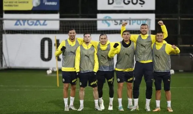 Fenerbahçe günü çift antrenmanla tamamladı