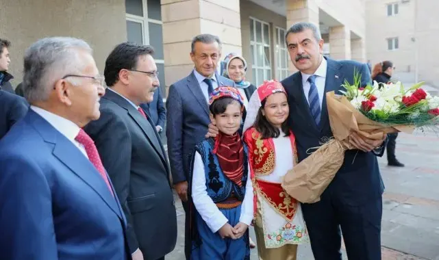 Bakan Tekin'den Kayseri Valiliği'ne ziyaret