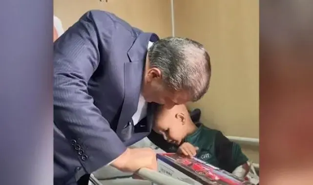 Bakan Koca, Kahire'de Gazzeli çocukları ziyaret etti
