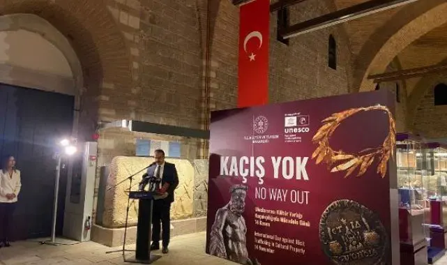 İadesi sağlanan Herakles heykeli ve Altın taç, 'Kaçış Yok' sergisinde
