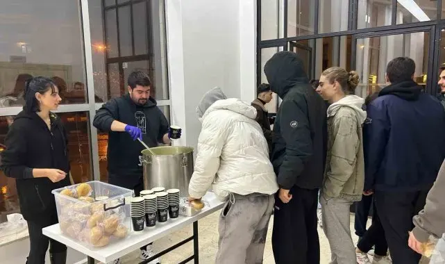 Öğrencilere sınav döneminde çorba ikramı