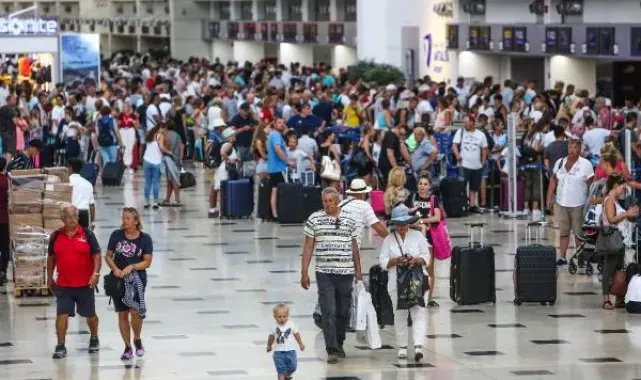 Cumhuriyet'in 100'üncü yıl dönümünde Antalya'dan 15 milyon turist rekoru