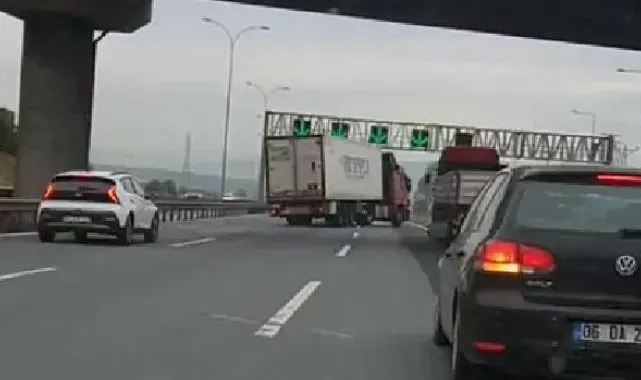 TEM'de zincirleme kaza anı kamerada: 4 yaralı