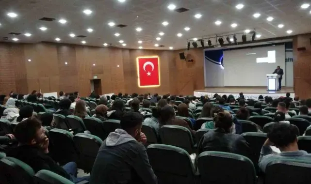 ÇAKÜ'de Cumhuriyetin 100. yılında Atatürk ve hukuk konuşuldu