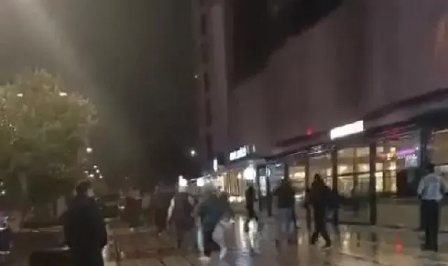 Esenyurt'ta İsrail'e tepki gösteren grup kahve zinciri şubesini taşladı