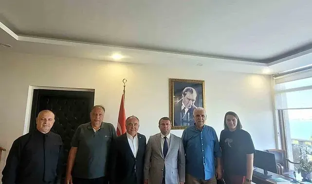 Ayvalık Ticaret Odası'ndan Kaymakam Ömer Çimşit'e hayırlı olsun ziyareti