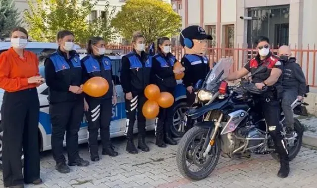 Lösemili Miraç Efe'ye polislerden eğlence operasyonu
