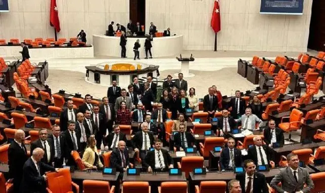 CHP'nin TBMM'de 'yargı eylemi' devam etti