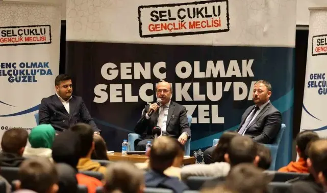 Başkan Pekyatırmacı: "Her zaman gençlerimizin, öğrencilerimizin yanındayız"