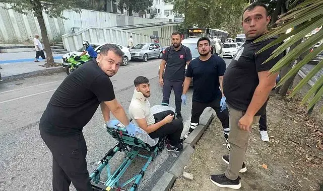 Hafif ticari araç ile motosiklet çarpıştı: 1 yaralı