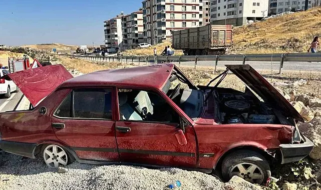 Besni'de kontrolden çıkan otomobil şarampole girdi: 1 yaralı