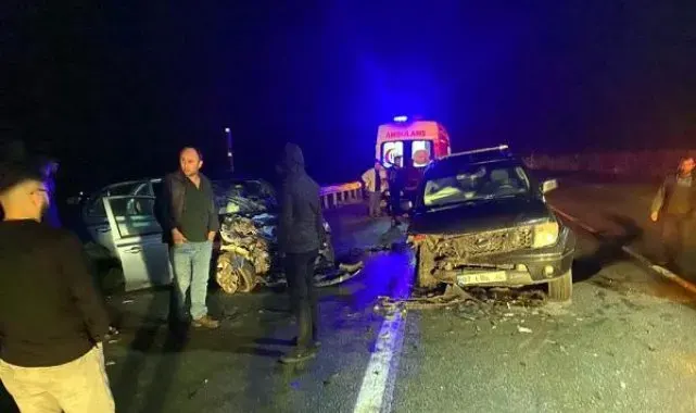 Kırklareli'de otomobil ile kamyonet çarpıştı; 3 ölü, 2 yaralı