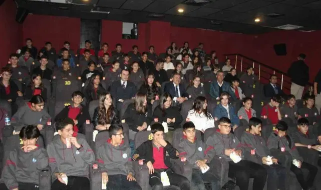 Şırnak'ta 'Sinemaya Gitmeyen Öğrenci Kalmasın Projesi' devam ediyor
