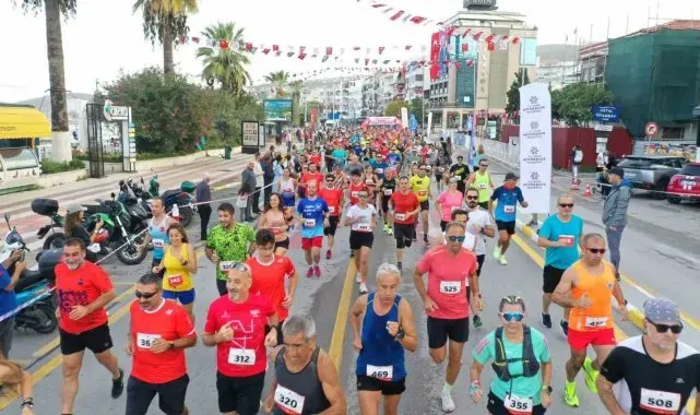 Sporcular 5 bin ve 10 bin metre koşu yarışlarında kıyasıya yarıştı