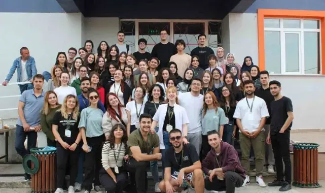 Tıp öğrencileri çadır projesiyle gönüllü sağlık hizmeti vermeye devam ediyor