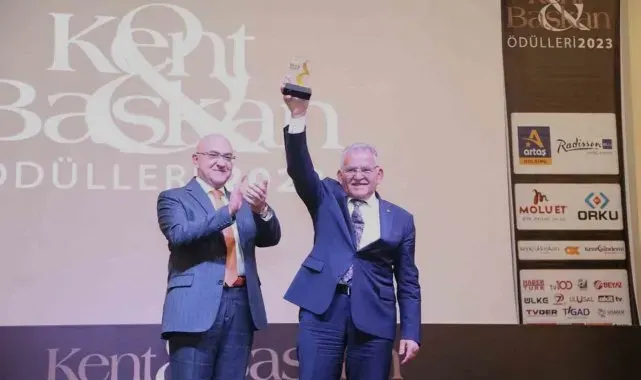 Büyükkılıç'a İç Anadolu'nun En Başarılı Belediye Başkanı Ödülü