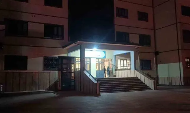 Okulda yangın alarmı paniğe sebep oldu
