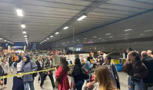 Mecidiyeköy metrobüs durağında şüpheli paket alarmı - 1