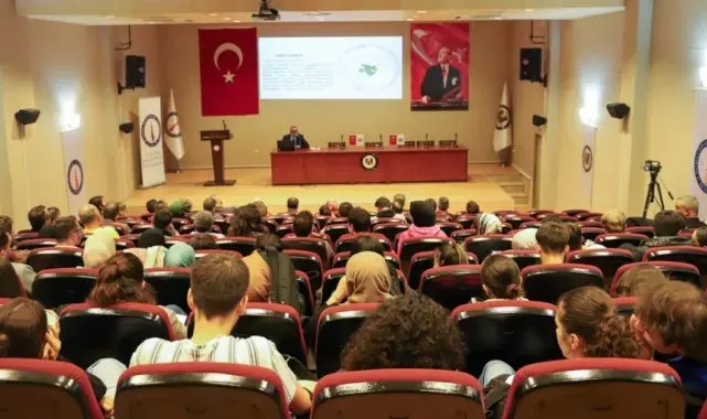 DPÜ'de "Cumhuriyetin 100. Yılında Orta Doğu" konulu konferans