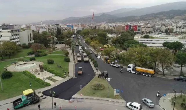 Büyükşehir'den Salihli'ye sıcak asfalt