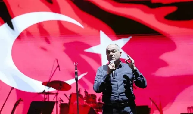 Gemlik'te Cumhuriyet coşkusu cadde ve meydanlara sığmadı