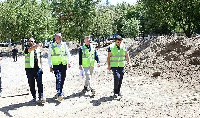 Başkan Erol, Kestel'in kalbi Aile Parkı'ndaki çalışmaları inceledi
