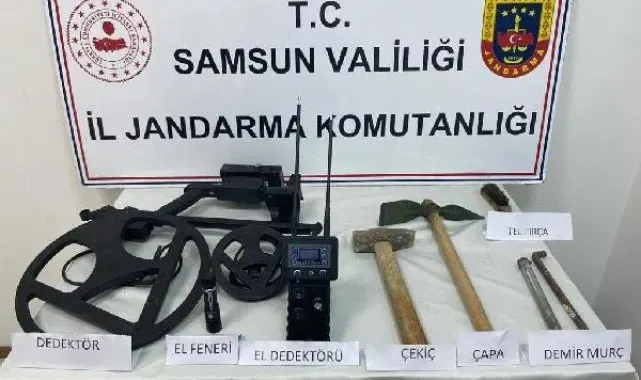 Dedektörle define arayan 4 kişiye suçüstü
