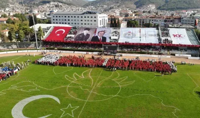 Cumhuriyetin 100'üncü yılı Muğla'da coşku ile kutlandı