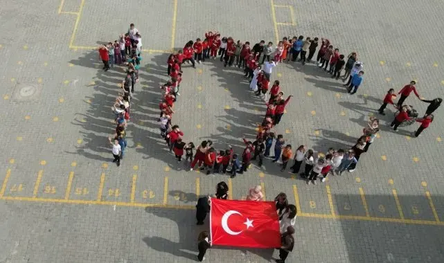 Şanlıurfa'daki Yeni Zelanda okulunda cumhuriyet coşkusu