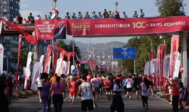 Cumhuriyet'in 100'üncü yılında Uluslararası Trabzon Yarı Maratonu koşuldu