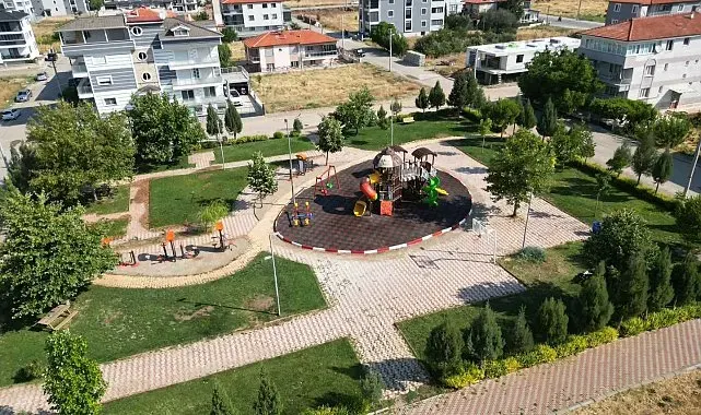 Tavas'ın parkları çocuklar için daha güvenli ve modern hale getiriliyor
