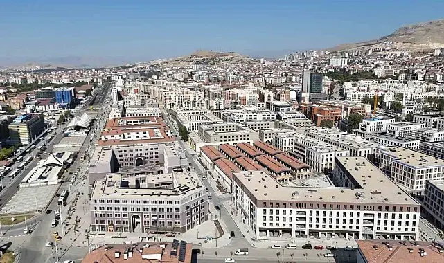 Depremin yıktığı Malatya Çarşısı ayağa kalkıyor: Gastronomi sokağında ilk ocak yandı