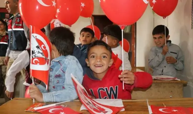 Ağrı'da Cumhuriyet'in 100'üncü yıl coşkusu