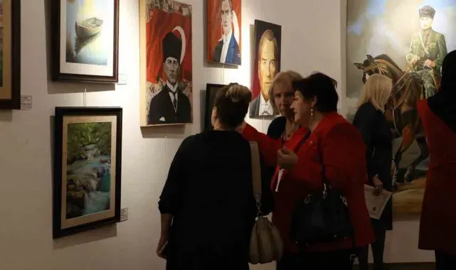 "Cumhuriyet ve Biz" sergisi sanatseverlerin beğenisine sunuldu