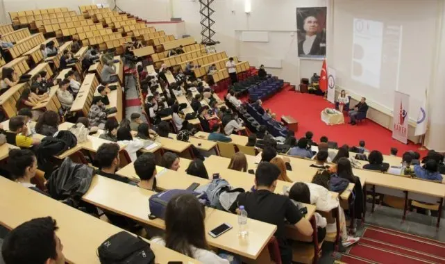 DPÜ'de "Kamuda Kariyer" başlıklı seminer düzenlendi