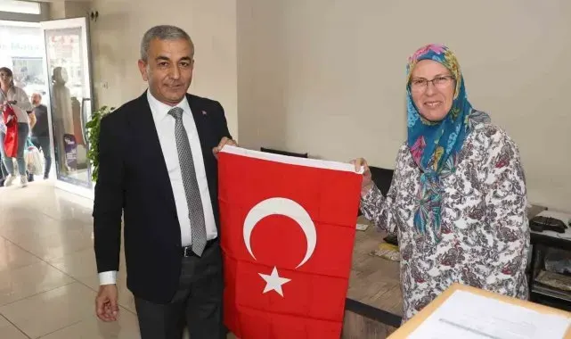 Başkan Kaplan'dan Koçarlı'ya bayrak çağrısı